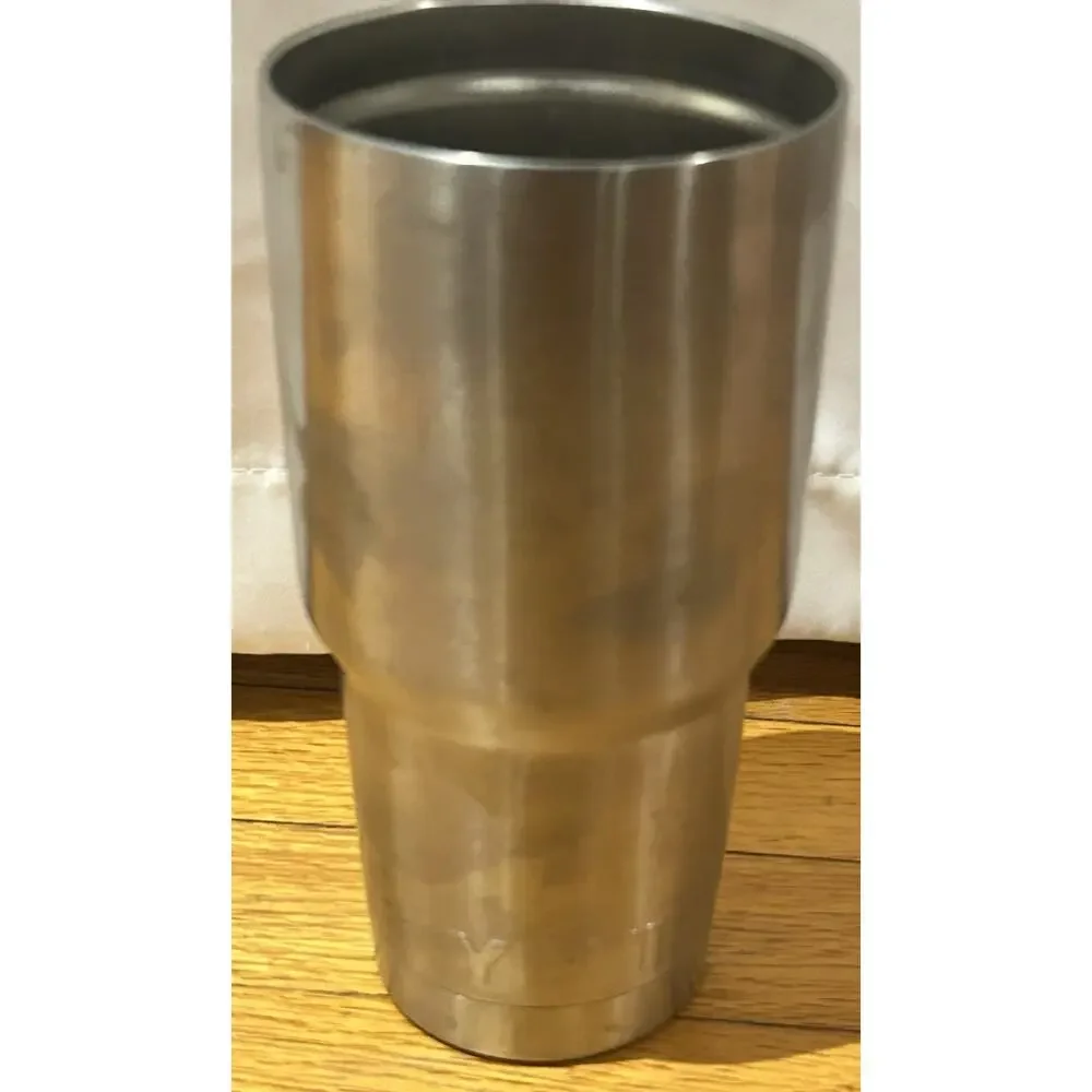 Yeti 30 oz Rambler Tumbler in Stainless Steel